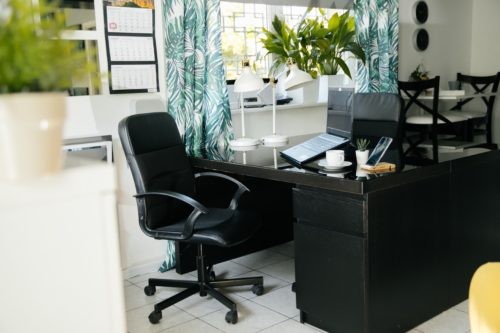 Does Everyone Need a Desk? Friend & Grant Accountants