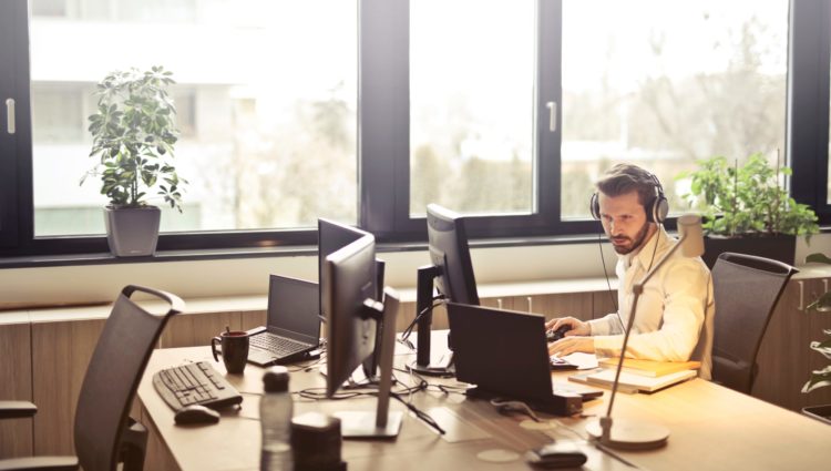 The benefits of Zoom video conferencing Friend & Grant Accountants