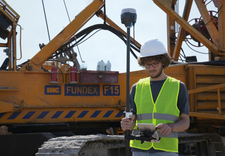 Professionals in the Construction Industry – Do I Need to Deduct CIS? Friend & Grant Accountants